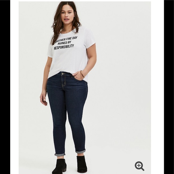 🫐🆕Torrid Graphic T - Picture 4 of 6